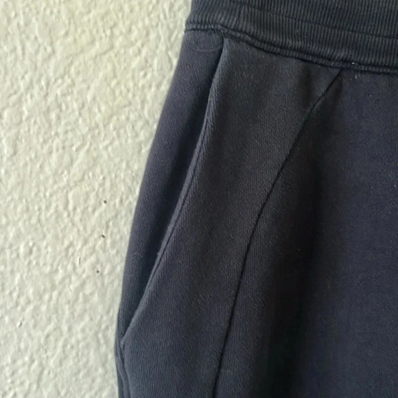 Lululemon Drawstring Jogger/Sweats - Size 2 Black - Picture 3 of 9